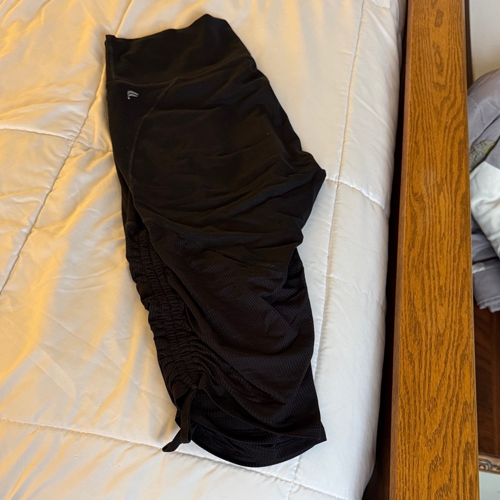 Fabletics Black Capris